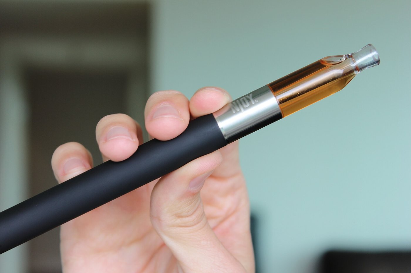 How to use a THC vape pen